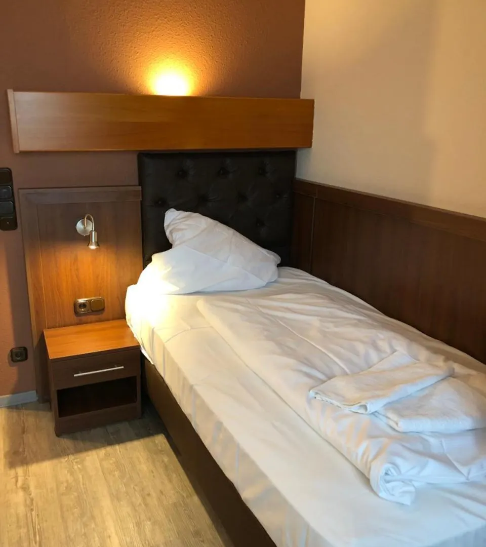 Hotel Poseidon Байройт 2*,  Германия